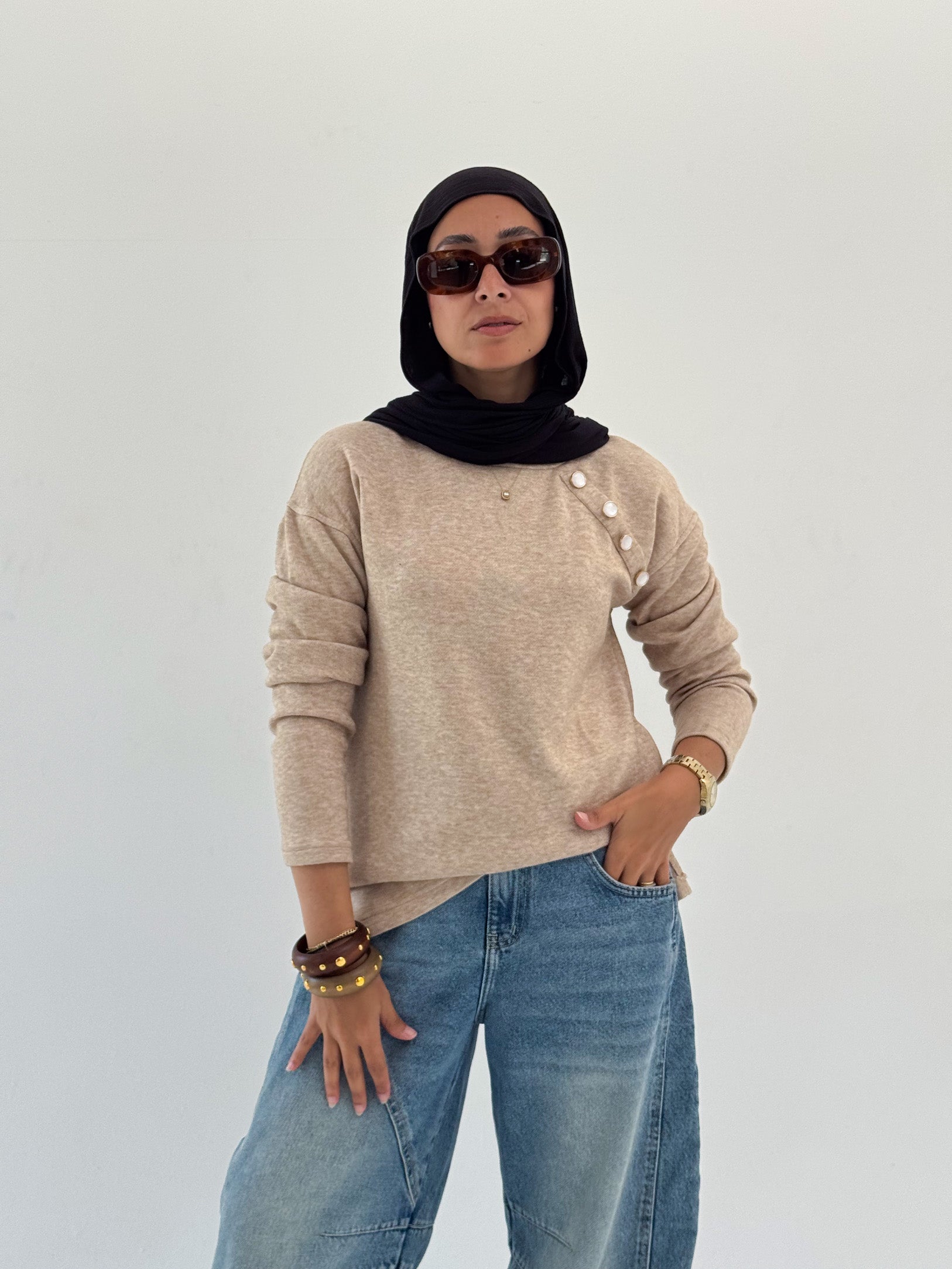 Chic Essential Beige Pullover