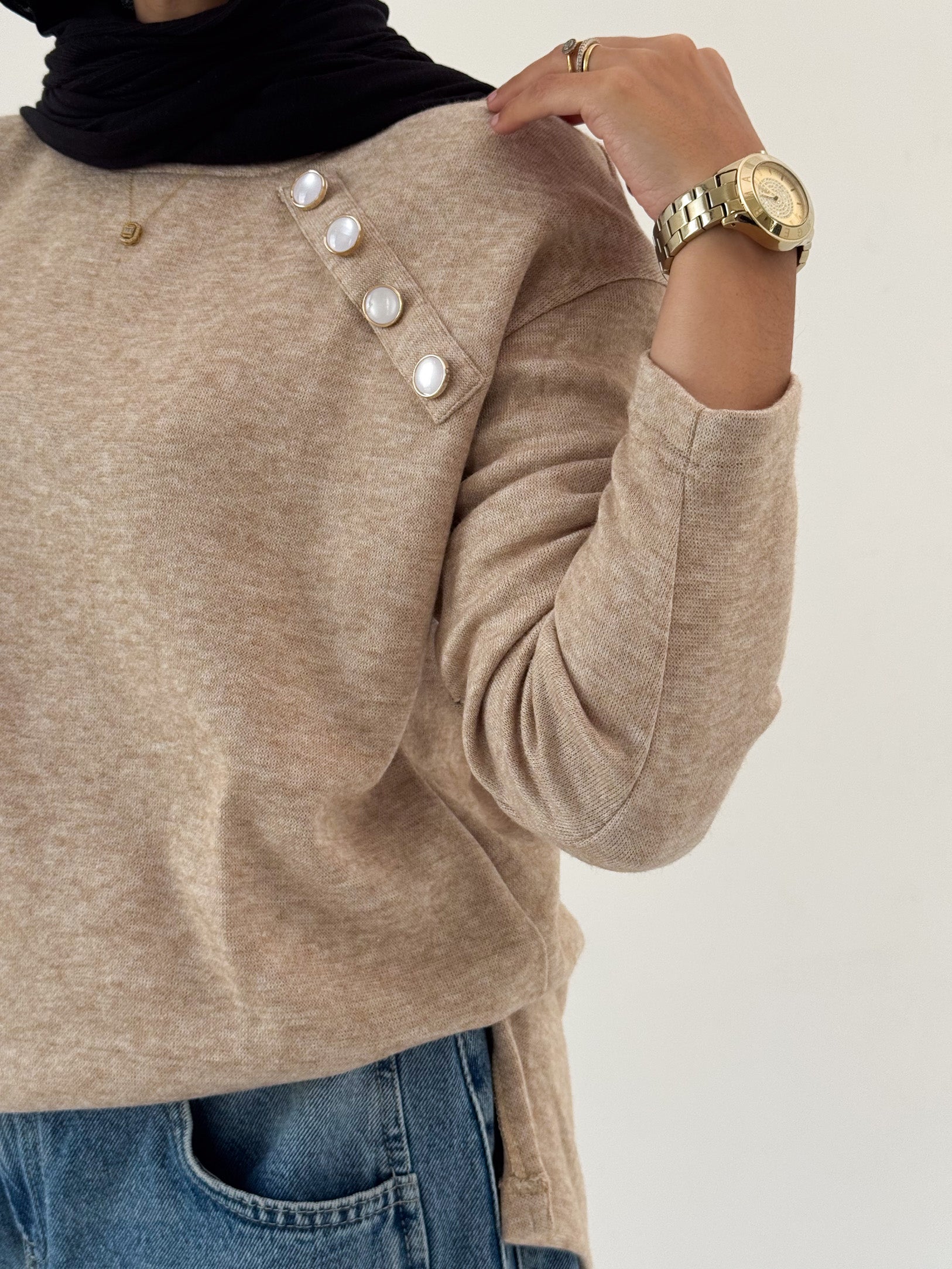 Chic Essential Beige Pullover